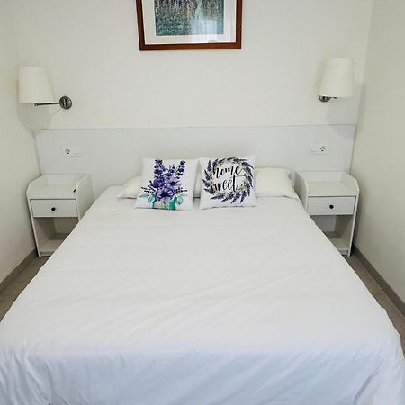 Apartamentos Turisticos Victoria 阿尔姆尼卡 外观 照片