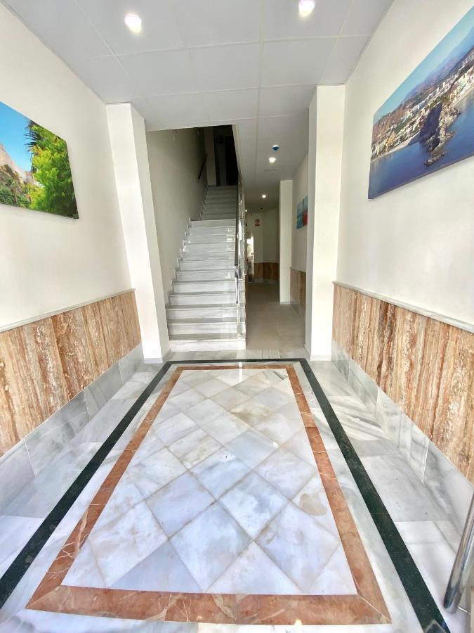 Apartamentos Turisticos Victoria 阿尔姆尼卡 外观 照片