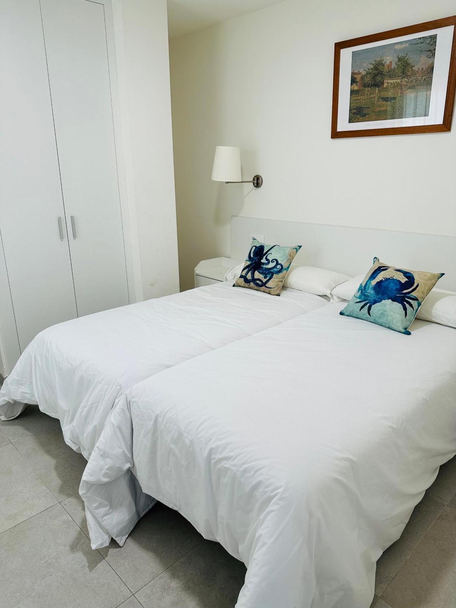 Apartamentos Turisticos Victoria 阿尔姆尼卡 外观 照片